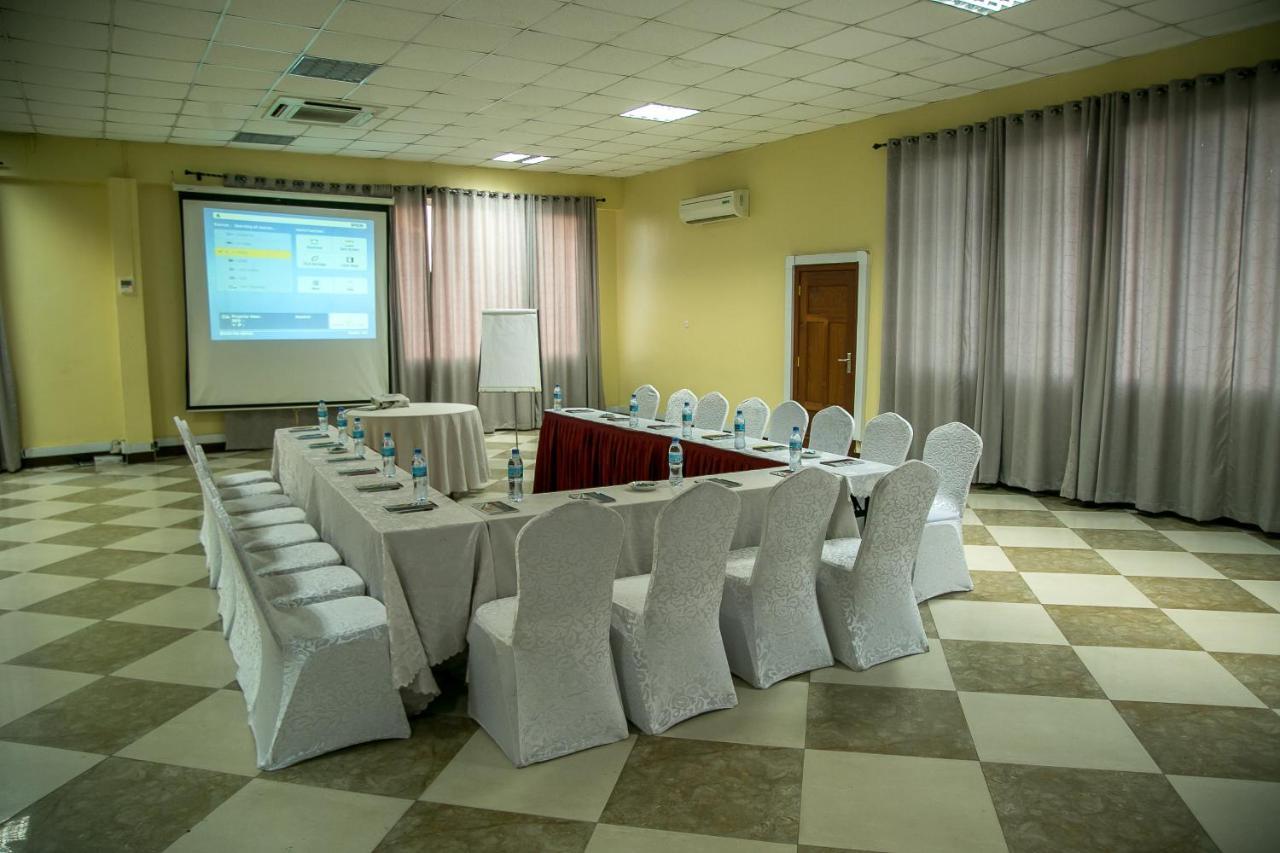 Kebbys Hotel Νταρ ες Σαλάμ Εξωτερικό φωτογραφία