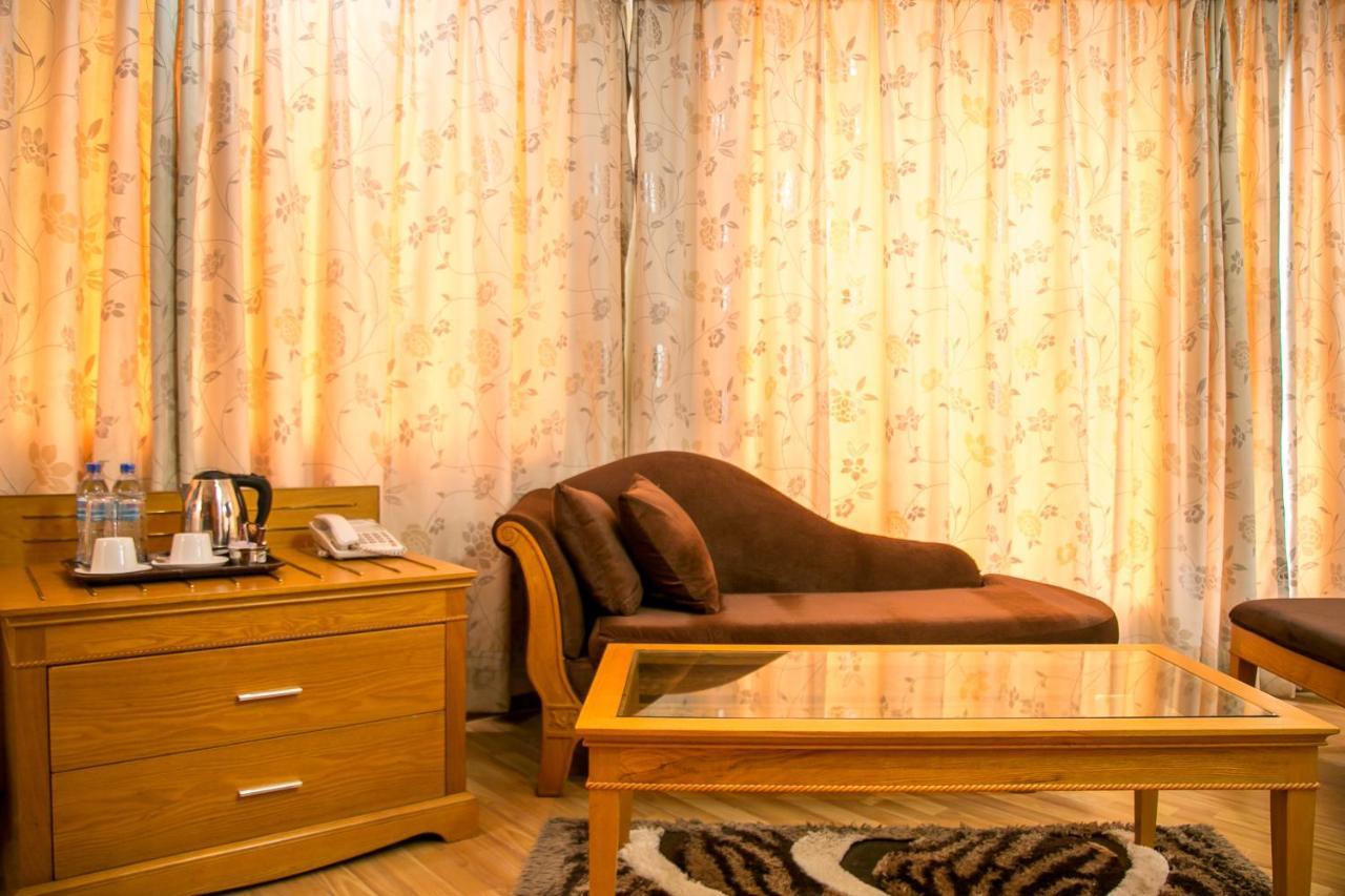 Kebbys Hotel Νταρ ες Σαλάμ Εξωτερικό φωτογραφία